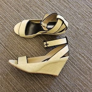 Dvf wedges like new!